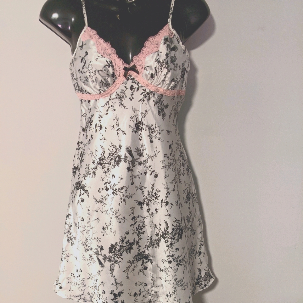 Silky night slip
